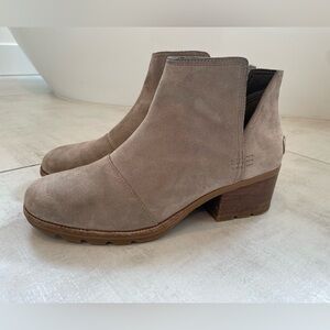 Sorel women’s ankle boots size 10